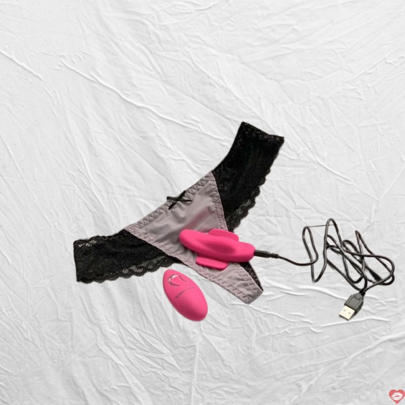Bướm rung dán quần chíp cực phê PrettyLove Boat